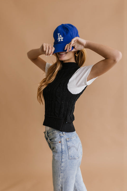 Snow Bunny Knit Vest// Black